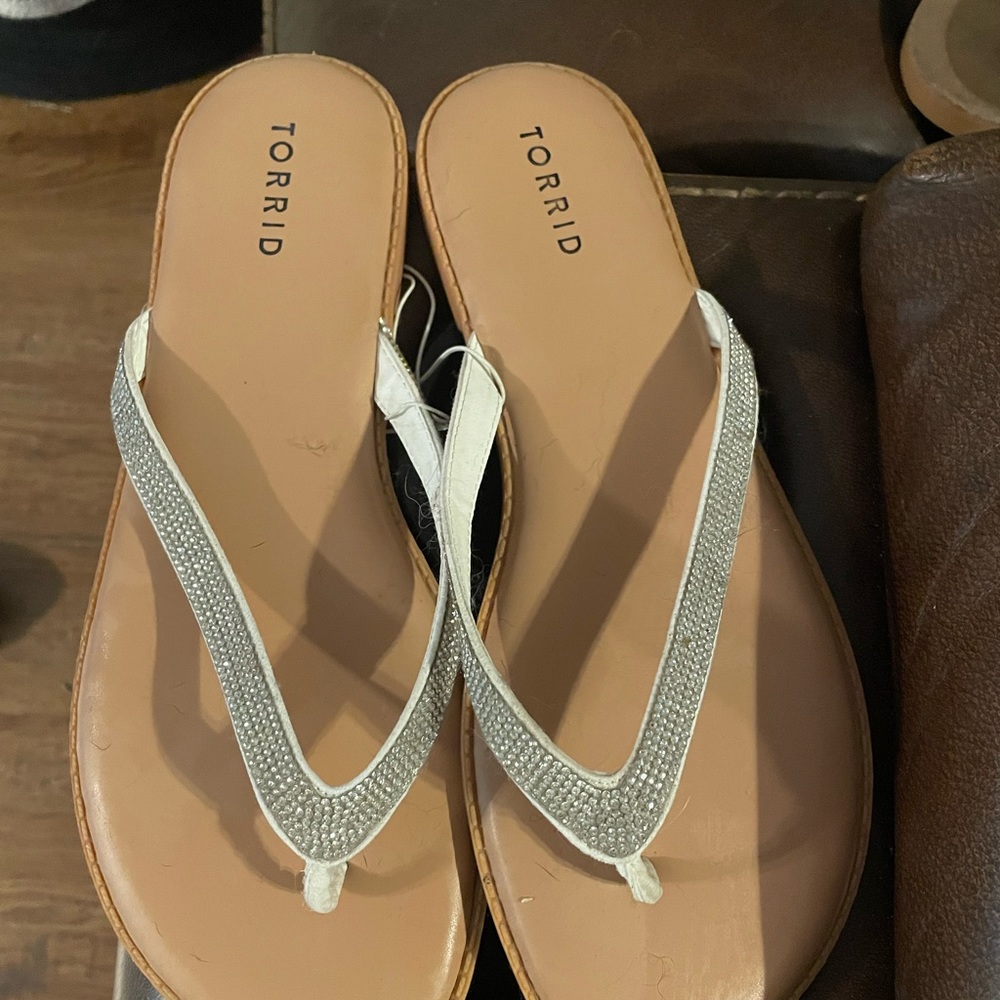 Torrid white rhinestone flip flops 10WW new